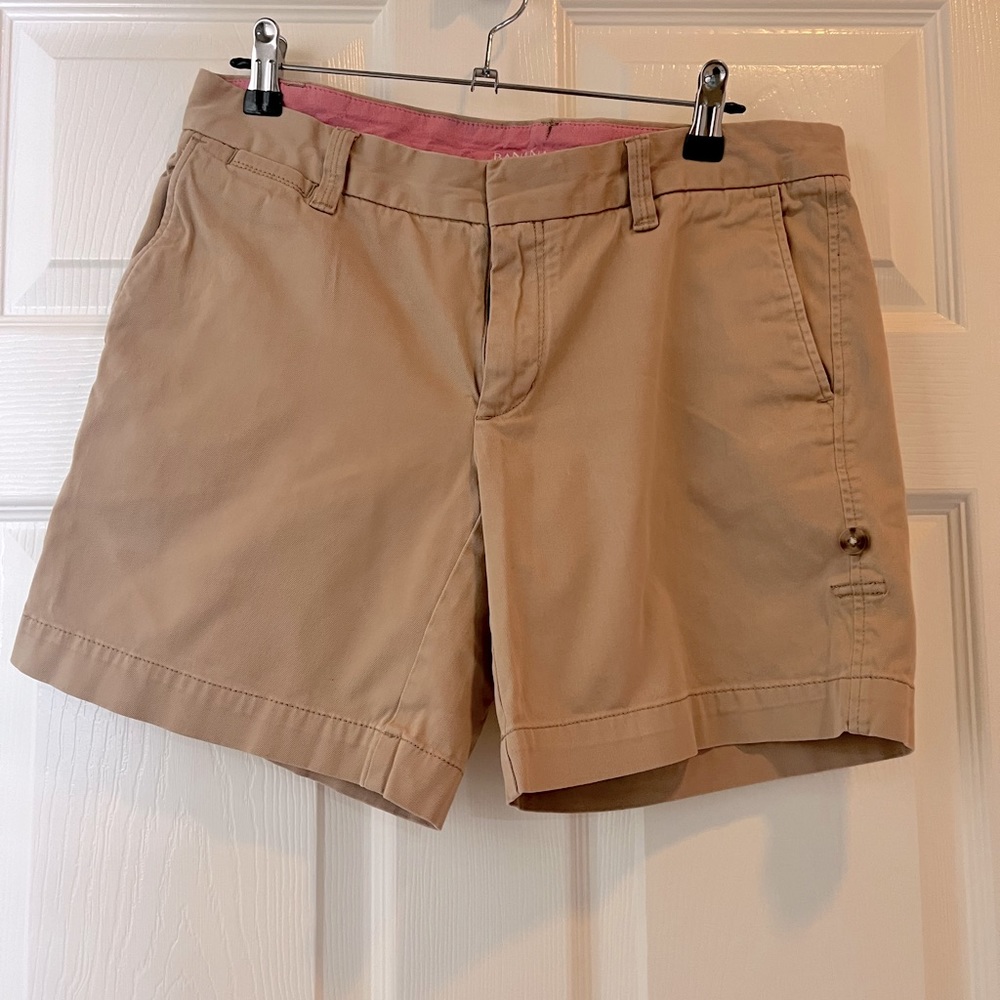 Banana Republic Khaki Shorts 3 Inch Seam Size 6